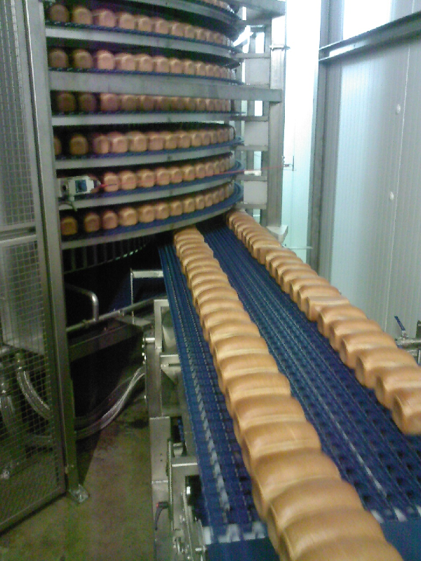 Double tour de refroidissement pour du pain de mie (800m de tapis et 2h de refroidissement) 