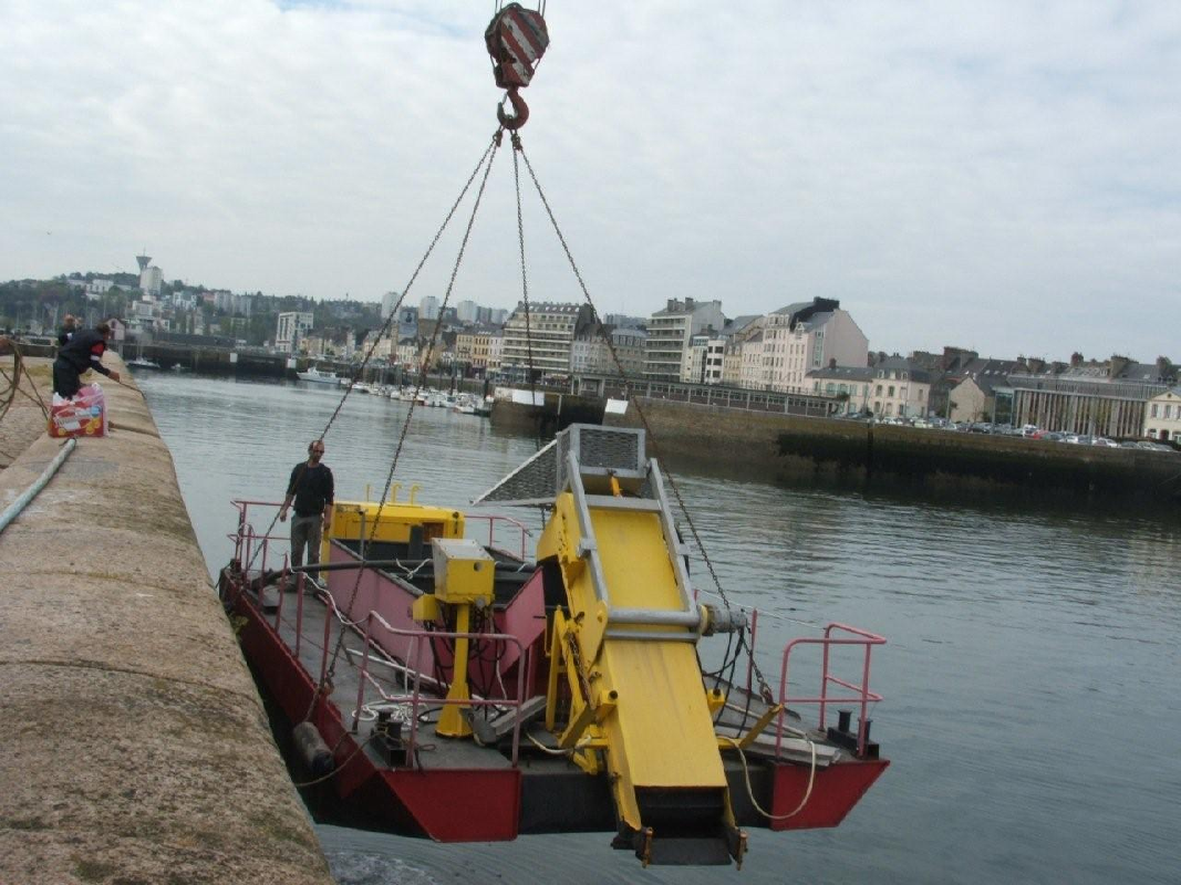 barge anti pollution