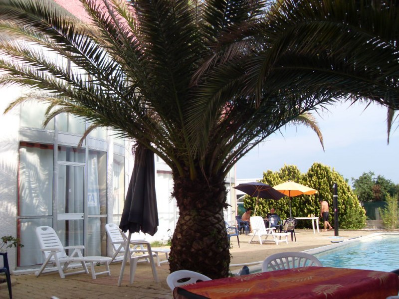 CHAMBRES COTE PISCINE