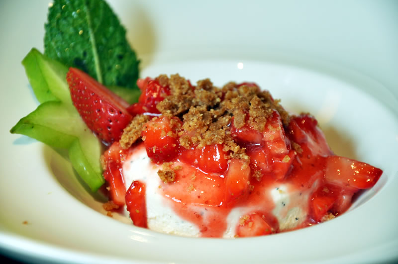 Blanc mangé aux fraises 