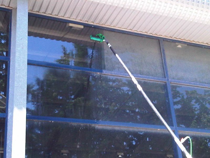 Efficacité sur vitrerie en hauteur
