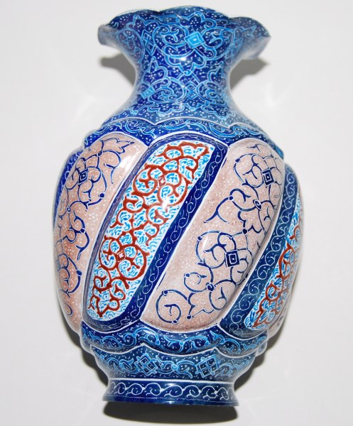 vase :mina kari