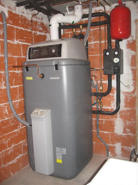 chaudière condensation gaz avec système solaire intégré (marque ROTEX)
