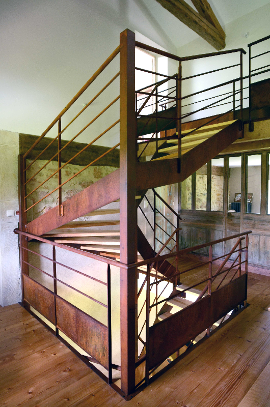 escalier balancé métal