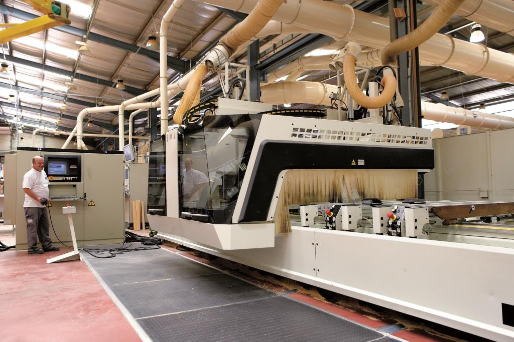 - Des outils de production industriels adaptés au SUR MESURE