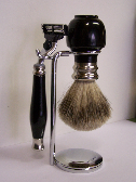 Spcialiste du rasage, l'atelier Ebne vous propose la gamme la plus complte de rasoirs et de blaireaux de rasage