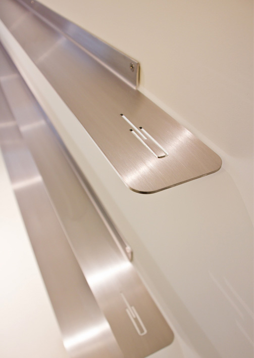 On-Line | Etagères en acier inoxydable ou thermolaquées. Disponible sur mesure