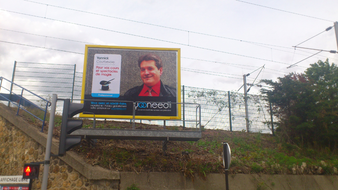 Affiche de pub en 4/3 dans toutes les grandes villes de France...
