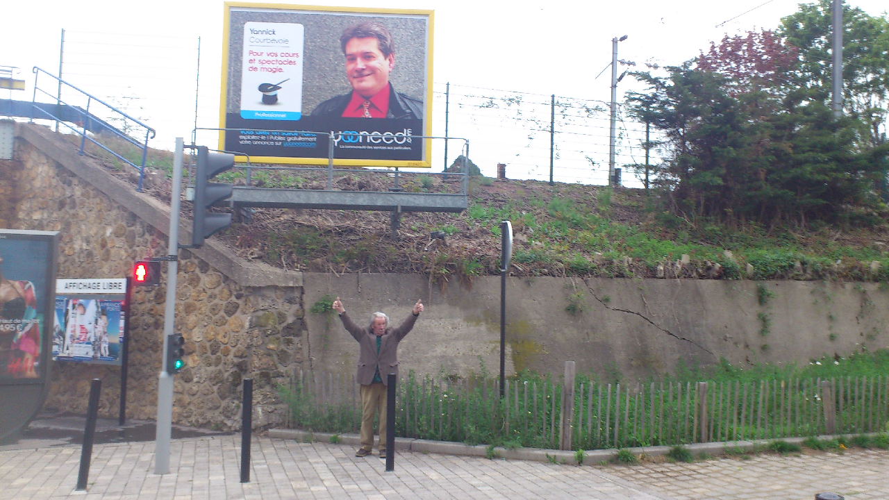 Affiche de pub en 4/3 dans toutes les grandes villes de France...
