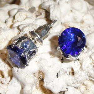 Boucles d'oreilles couleur bleue strass Cz 7mm | ART des ILES.com