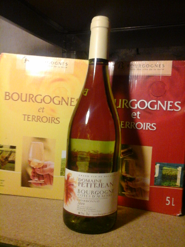 Cotes d'AUXERRE Blanc 2009 du Domaine PETITJEAN à 6 euros.