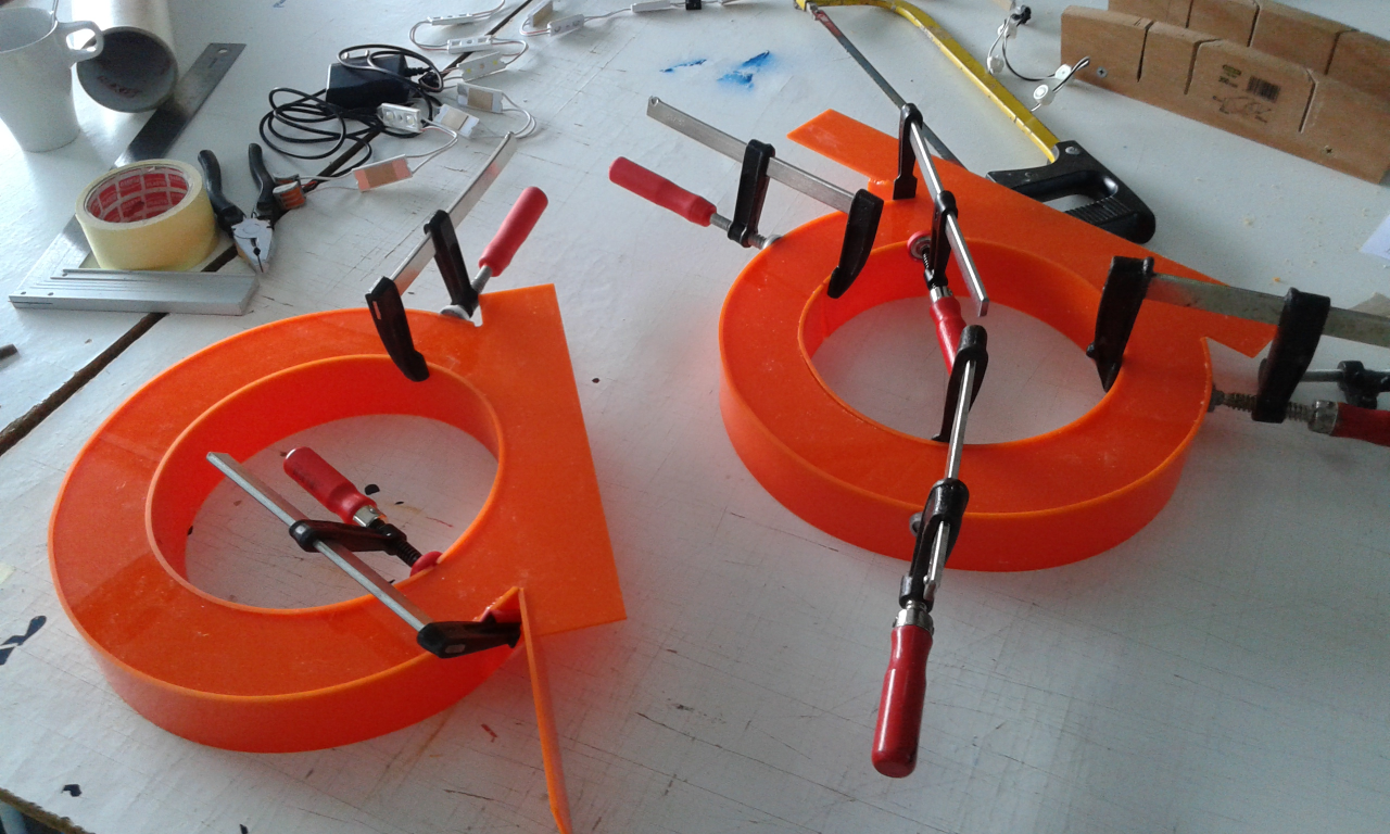 fabrication lettre boitier en plexi diffusant