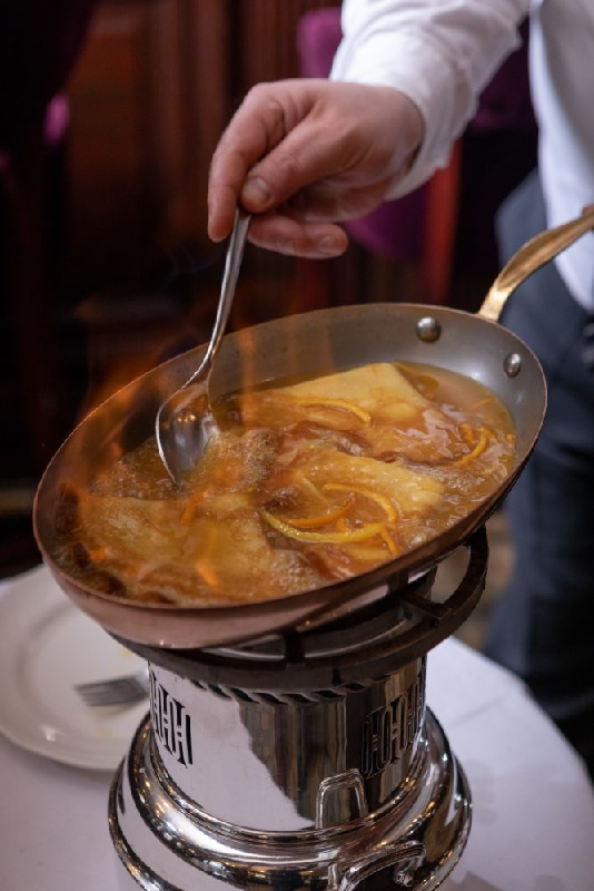Les crêpes Suzette au Grand Marnier du restaurant le Gallopin (75002)