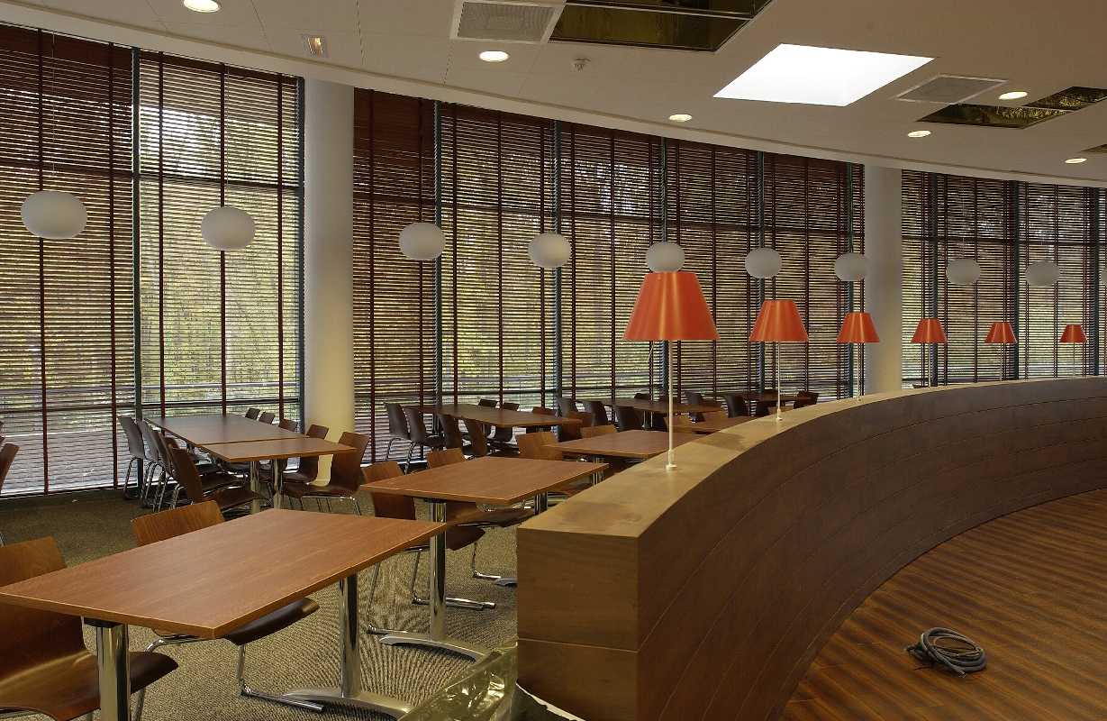 Store Vénitien en bois - Vélizy Store - Cyb Stores