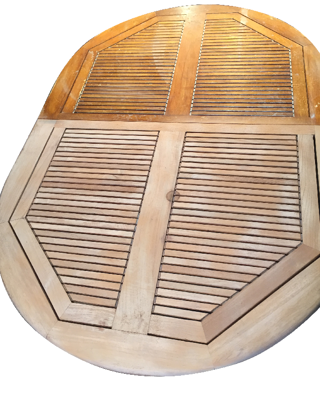 aérogommage sur table en bois