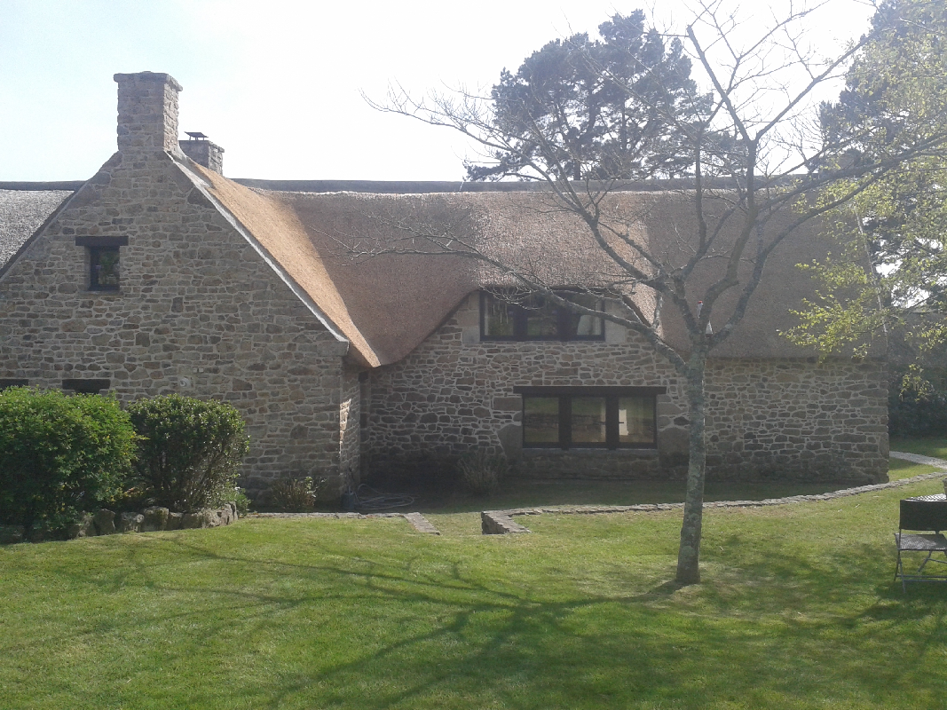 Chaumière à Plougoumelen dans le Morbihan