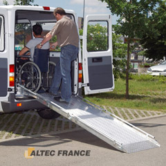 Rampe repliable pour fourgons