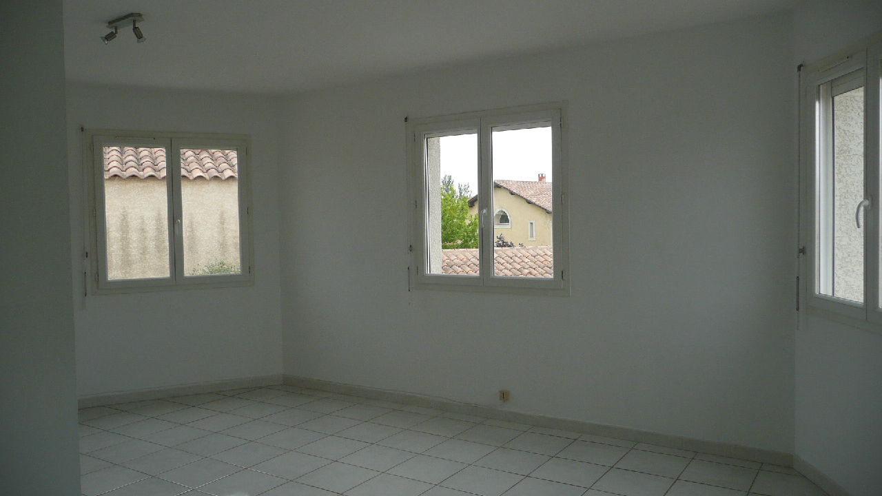 ENTREE D BUREAU 14 DE 22 M2