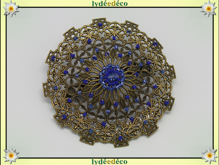 Broche perles japonaises