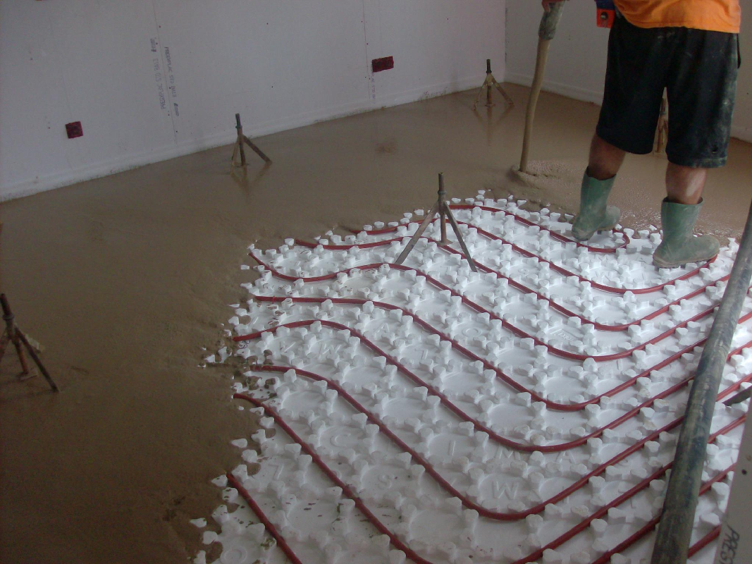 coulage de la chape liquide sur plancher