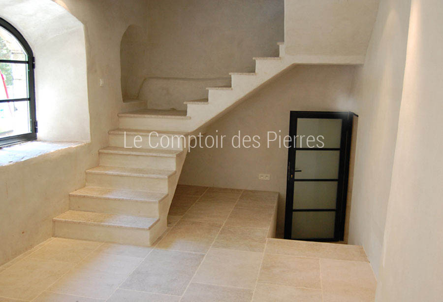 Escalier en pierre