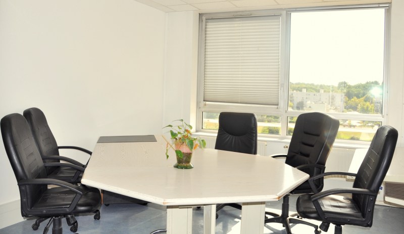 Bureau équipé