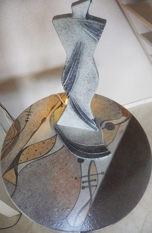 Lampe corps de femme et plateau de table Buffat Créations Terre & Pierre